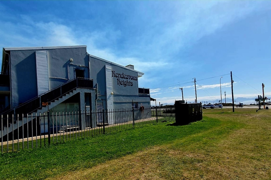 1 Bedroom Property for Sale in Heiderand Western Cape